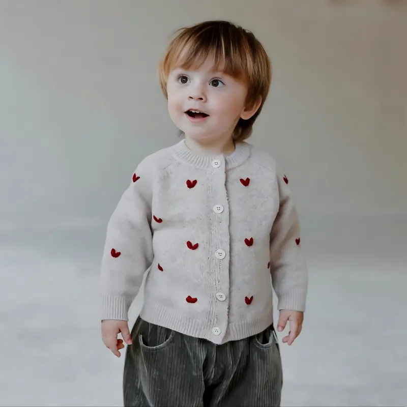 Miksi Baby Wool -neulekokoelma kasvaa premium-vauvojen muodissa