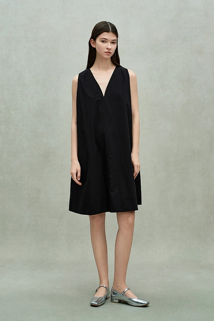 Naisten puuvillainen rento mekko, jossa V-pääntie